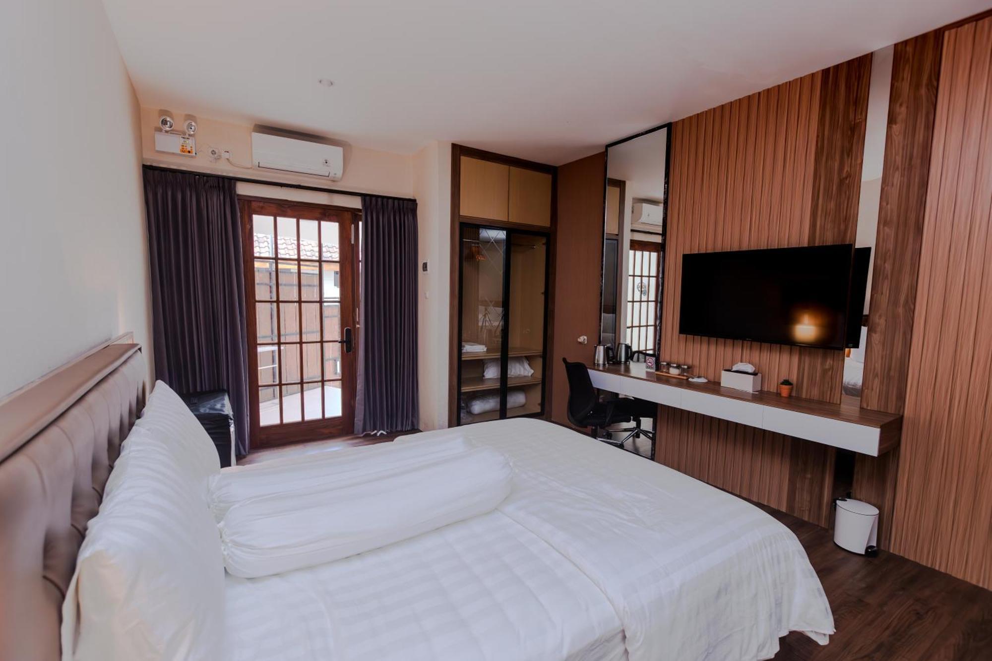 Inez Homestay Yogyakarta Exterior photo