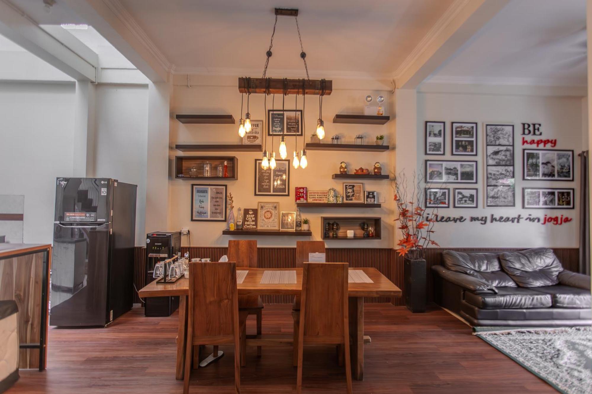Inez Homestay Yogyakarta Exterior photo
